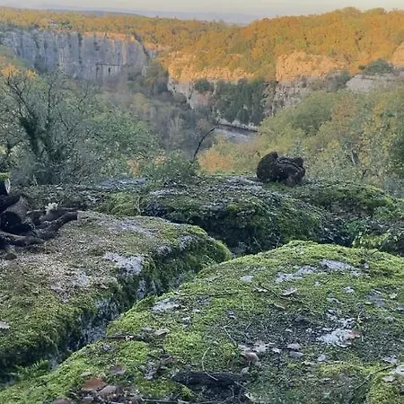 Hébergement de vacances Gites Des Falaises De La Beaume Labeaume